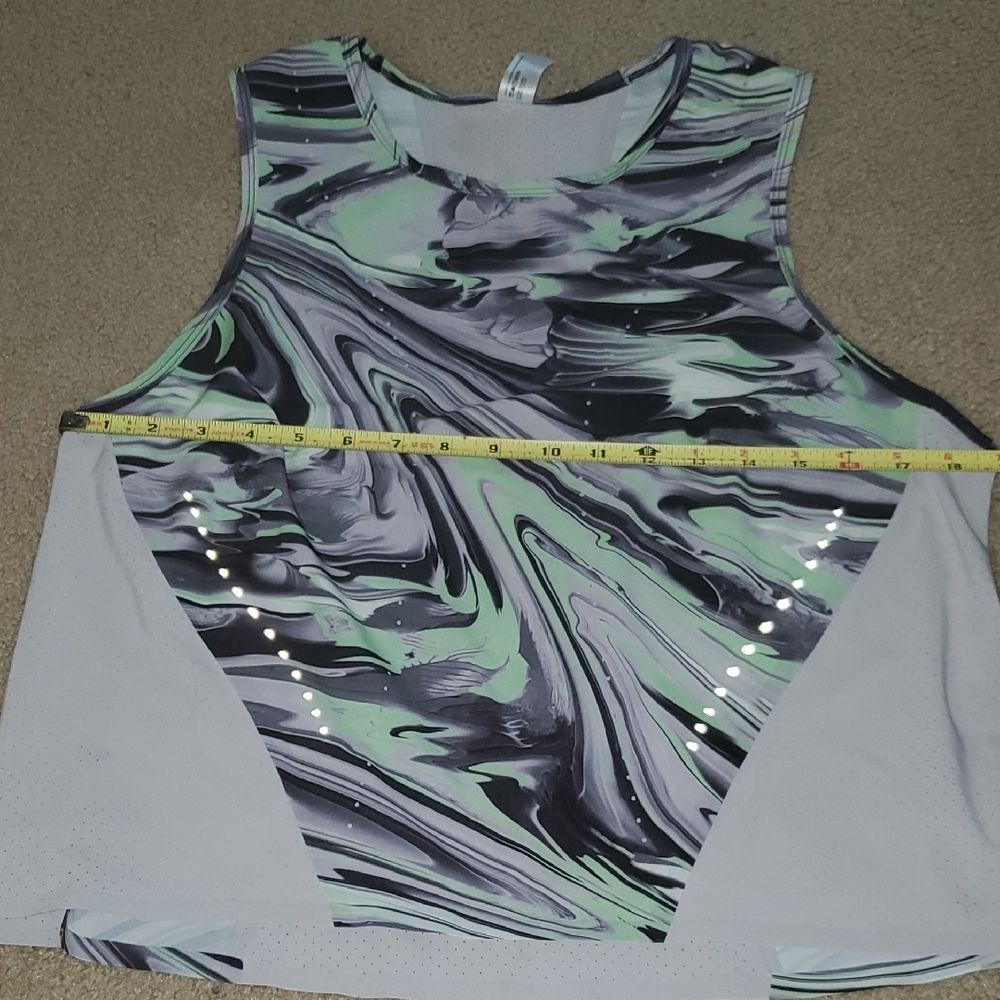 Lululemon Athletica Black and White Graphic Crop Tank Top